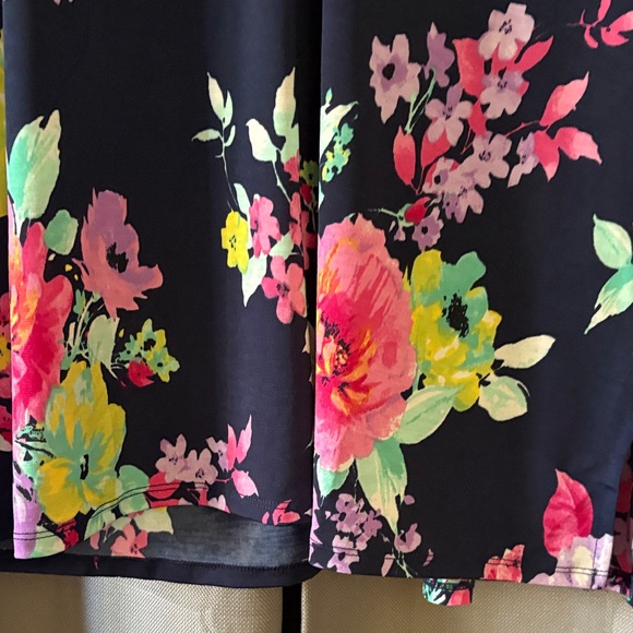 Vibrant Floral Women's Blouse - Multicolor - Picture 3 of 7